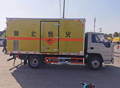 吴起爆破器材运输车